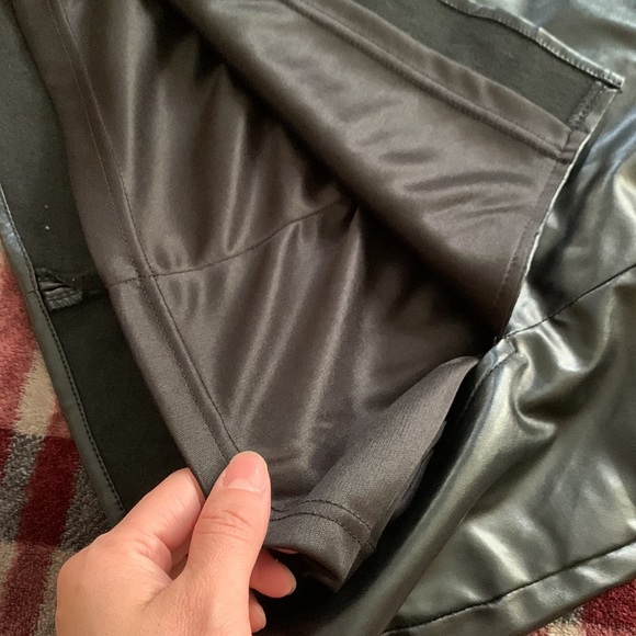 Skirt leather - Picture 3 of 5